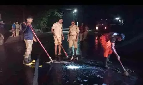 എളമരം വളവിൽ ഓയിൽ ചോർച്ച പതിവ്; തടയാൻ നടപടിയില്ല