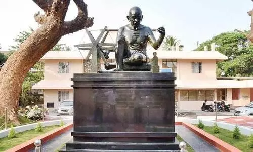 ഗാ​ന്ധി​ജി ഇ​രി​ങ്ങാ​ല​ക്കു​ട​യി​ലെത്തിയപ്പോൾ