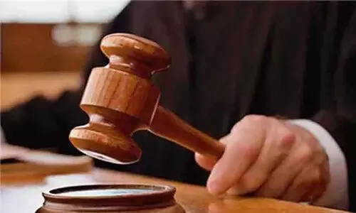 സ​ർ​ക്കാ​ർ ഉ​ദ്യോ​ഗ​സ്ഥ​ന്​ ആ​റു​ മാ​സം ത​ട​വ്​