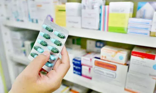 പ്ര​വാ​സി​ക​ളു​ടെ ആ​രോ​ഗ്യ പ​രി​ര​ക്ഷ സം​വി​ധാ​നം പു​ന​ര​വ​ലോ​ക​നം ചെ​യ്യ​ണ​മെ​ന്ന് ആ​വ​ശ്യം