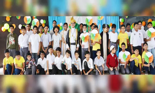 യാം​ബു അ​ൽ​മ​നാ​ർ സ്കൂ​ളി​ൽ ഇ​ന്ത്യ​ൻ റി​പ്പ​ബ്ലി​ക് ദി​നം ആ​ഘോ​ഷി​ച്ചു