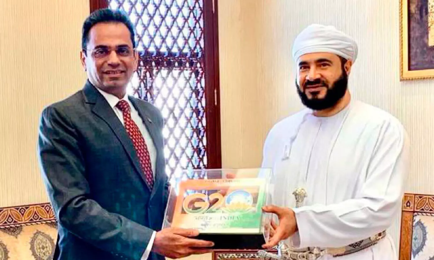 ഇ​ന്ത്യ​ൻ സ്ഥാ​ന​പ​തി ഔ​ഖാ​ഫ്, മ​ത​കാ​ര്യമ​ന്ത്രി​യു​മാ​യി കൂ​ടി​ക്കാ​ഴ്ച ന​ട​ത്തി