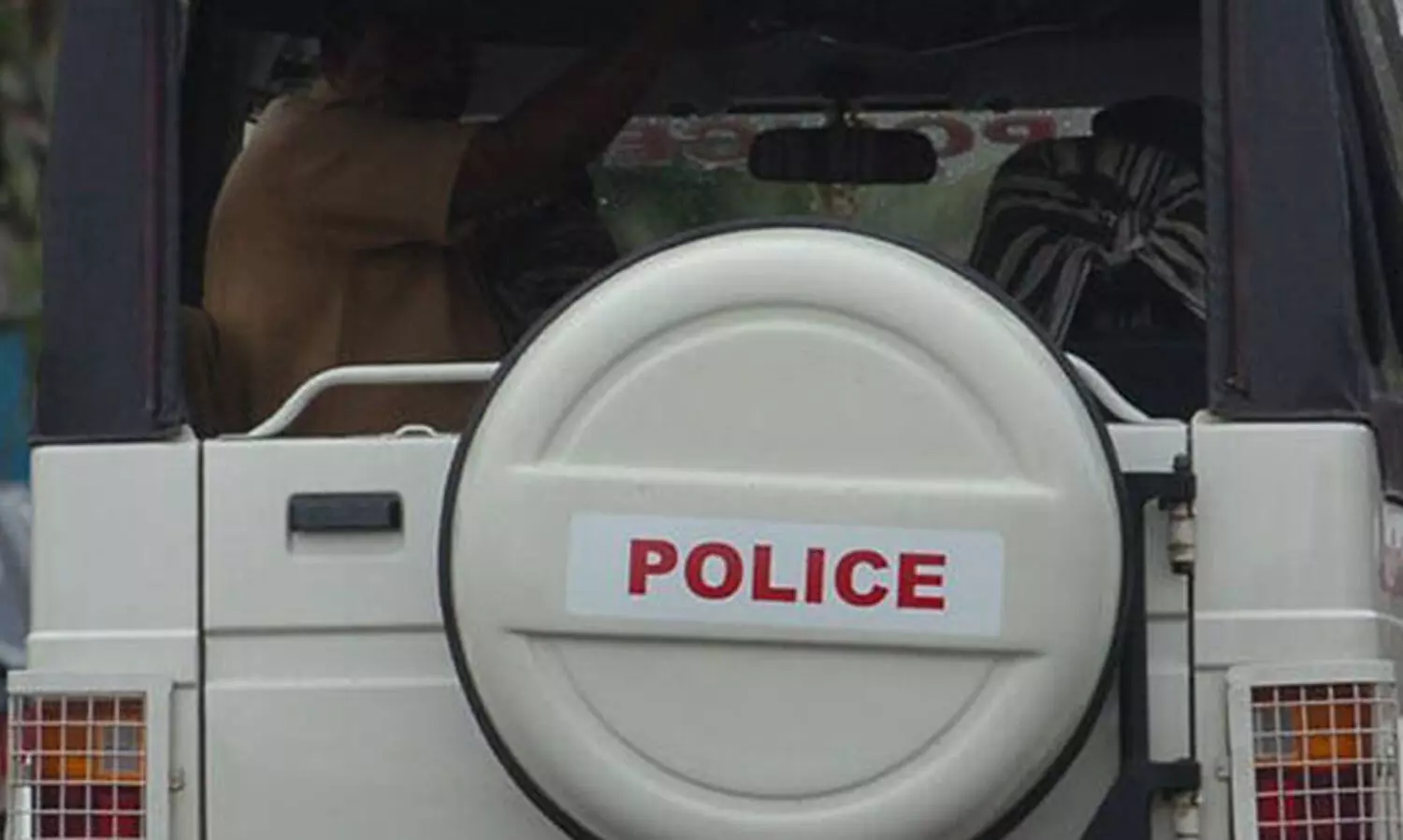 സ്വകാര്യ ബസിന്റെ എൻജിൻ ഉപ്പും ബേബി മെറ്റലും ഇട്ട് നശിപ്പിക്കാൻ ശ്രമം