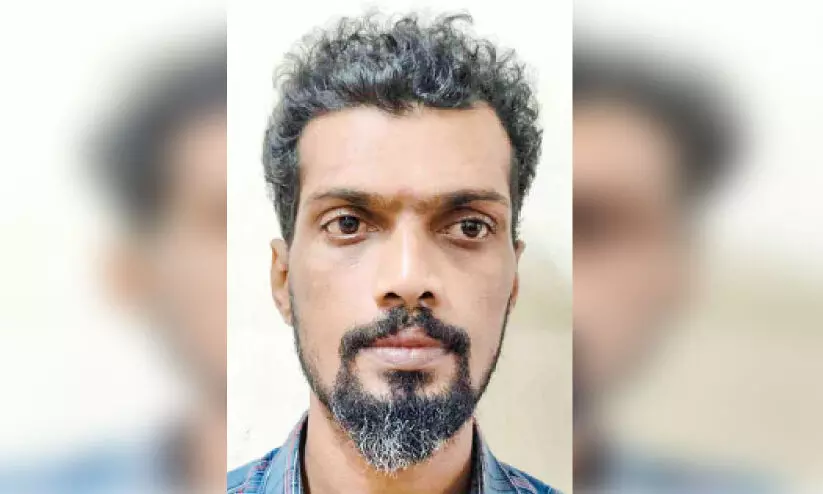 ഏഴുവർഷമായി ഒളിവിലിരുന്ന പോക്സോ കേസ് പ്രതി അറസ്റ്റിൽ ഏഴുവർഷമായി ഒളിവിലിരുന്ന പോക്സോ കേസ് പ്രതി അറസ്റ്റിൽ