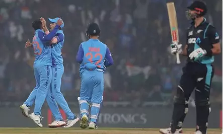 ഒറ്റ സിക്സും പിറക്കാത്ത ലഖ്നോ പിച്ച് ഒരുക്കിയ ക്യൂറേറ്ററെ പുറത്താക്കി യു.പി ക്രിക്കറ്റ് ​അസോസിയേഷൻ