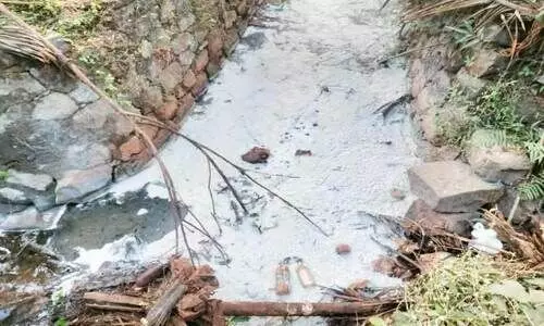 മാതാംതോട്ടിൽ ശുചിമുറി മാലിന്യം തള്ളി