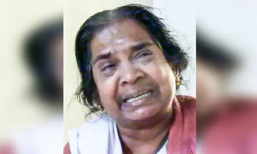 സ്വത്ത്​ തട്ടിയെടുത്ത്​ ഏക മകൾ ഉപേക്ഷിച്ചെന്ന്​ വയോധികയുടെ പരാതി