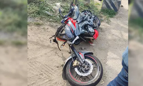 ബൈക്കും മിനി ലോറിയും കൂട്ടിയിടിച്ച് യുവാവ്​ മരിച്ചു