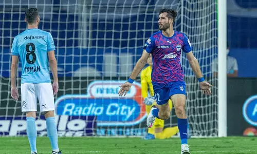 സർപ്രൈസ് സൈനിങ്; ‘കശ്മീർ റൊണാൾഡോ’യെ ടീമിലെത്തിച്ച് ബ്ലാസ്റ്റേഴ്‌സ്