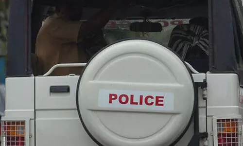 സ്വകാര്യ ബസിന്റെ എൻജിൻ ഉപ്പും ബേബി മെറ്റലും ഇട്ട് നശിപ്പിക്കാൻ ശ്രമം സ്വകാര്യ ബസിന്റെ എൻജിൻ ഉപ്പും ബേബി മെറ്റലും ഇട്ട് നശിപ്പിക്കാൻ ശ്രമം