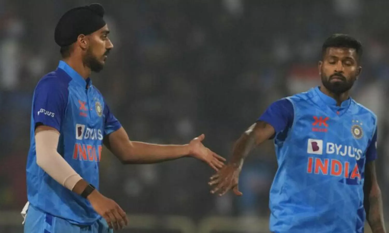 കൊടുങ്കാറ്റായി ഇന്ത്യൻ ബൗളർമാർ; തകർന്നടിഞ്ഞ് ന്യൂസിലാൻഡ്