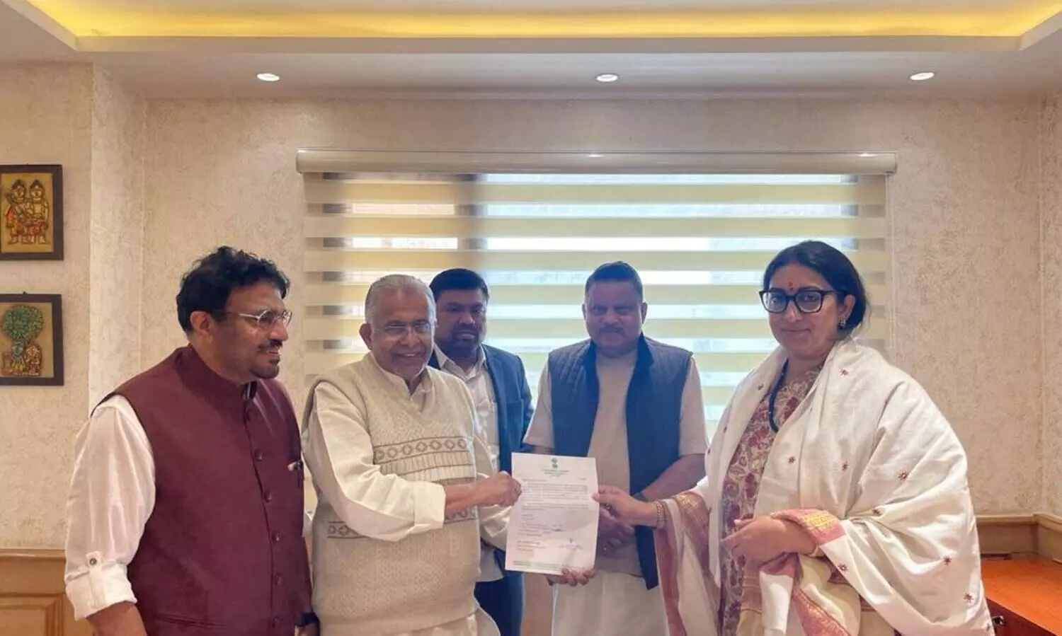 ഹജ്ജ് നടപടികൾ വൈകുന്നു; ലീഗ് എം.പിമാർ കേന്ദ്ര മന്ത്രിയെ കണ്ടു