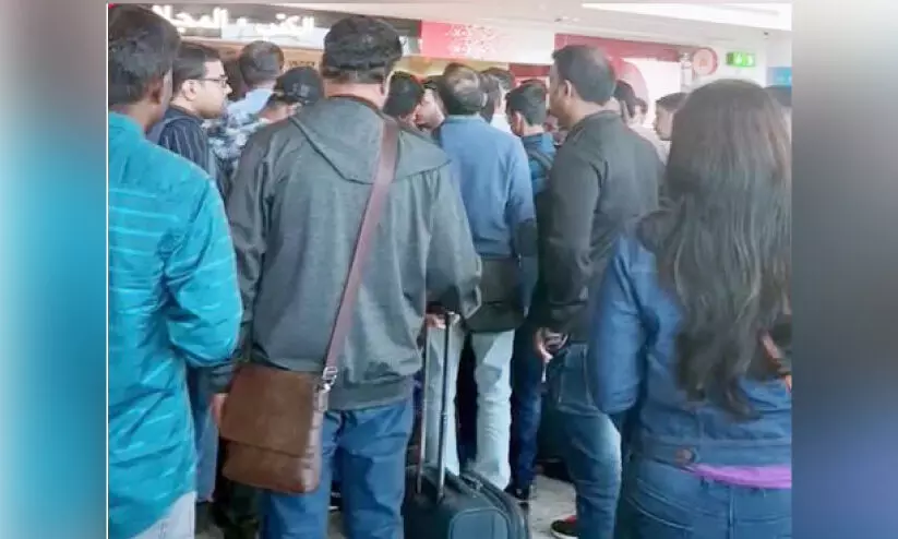 യാ​ത്ര​ക്കാ​രെ വ​ല​ച്ച്​ ദു​ബൈ-​കൊ​ച്ചി സ്​​പൈ​സ്​​ജെ​റ്റ്​ വി​മാ​നം