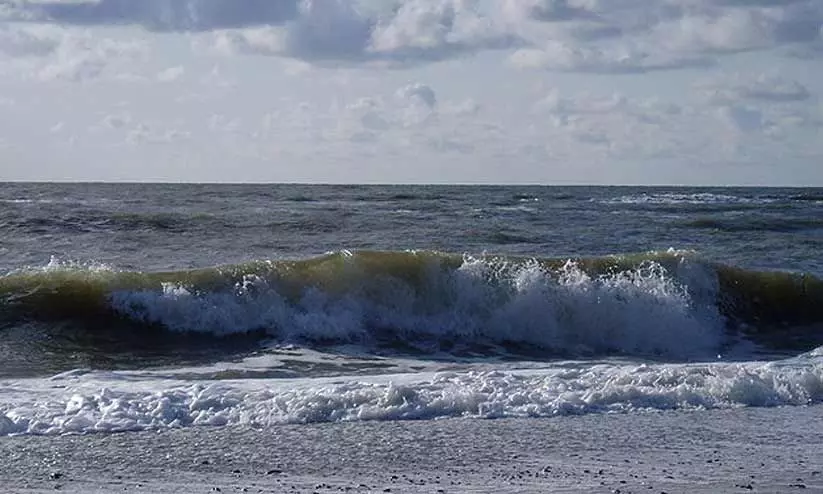 ആലപ്പാട് പഞ്ചായത്തിലെ കടലാക്രമണത്തിന് പരിഹാരമാകുന്നു ആലപ്പാട് പഞ്ചായത്തിലെ കടലാക്രമണത്തിന് പരിഹാരമാകുന്നു