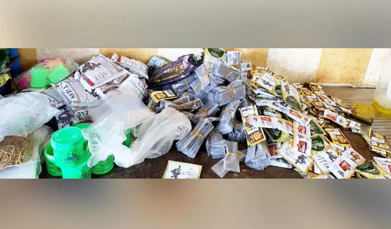 നി​രോ​ധി​ത പു​ക​യി​ല വി​ൽ​പ​ന; അ​ഞ്ചു​ വി​ദേ​ശി​ക​ൾ പി​ടി​യി​ൽ