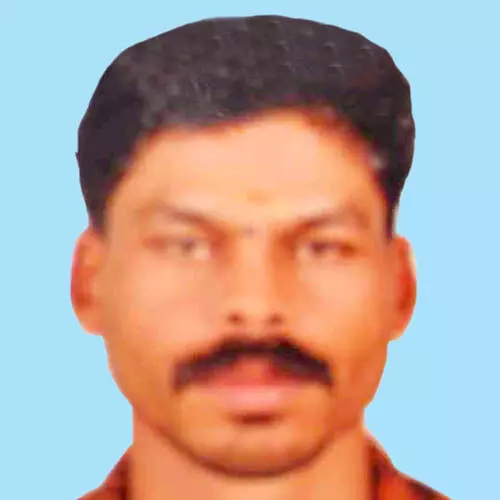 യു​വാ​വ് വീ​ടി​ന് പു​റ​ത്ത് മ​രി​ച്ച നി​ല​യി​ൽ