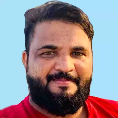 പി​ക്അ​പ് ബൈ​ക്കി​ലി​ടി​ച്ച് യു​വാ​വ് മ​രി​ച്ചു