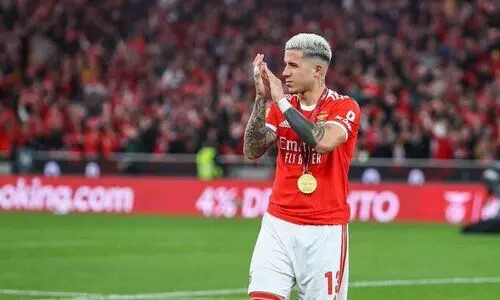 താരപ്രമുഖരെ കൊണ്ടും കൊടുത്തും ടീമുകൾ; ട്രാൻസ്ഫർ വിപണിയിൽ ശതകോടി കിലുക്കം