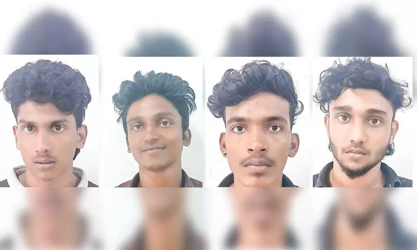 എം.ഡി.എം.എയുമായി നാലുപേർ പിടിയിൽ എം.ഡി.എം.എയുമായി നാലുപേർ പിടിയിൽ