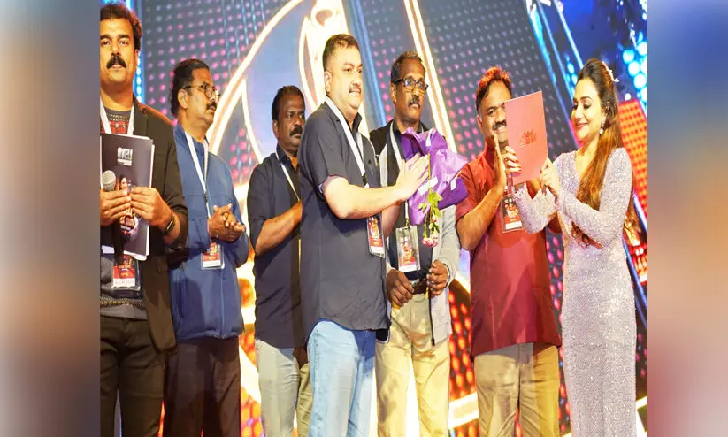 കേളി ‘ഡയറി 2023’ റിമി ടോമി പ്രകാശനം ചെയ്തു കേളി ‘ഡയറി 2023’ റിമി ടോമി പ്രകാശനം ചെയ്തു