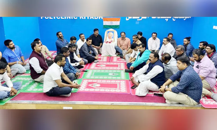 ഗാന്ധിജി രക്തസാക്ഷിത്വ ദിനത്തിൽ ഒ.ഐ.സി.സി പ്രാർഥന സദസ്സ് ഗാന്ധിജി രക്തസാക്ഷിത്വ ദിനത്തിൽ ഒ.ഐ.സി.സി പ്രാർഥന സദസ്സ്