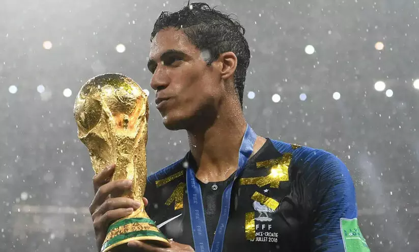 ഫ്രഞ്ച് കുപ്പായത്തിൽ ഇനിയില്ല; റാഫേൽ വരാനെ അന്താരാഷ്ട്ര ഫുട്ബാളിൽനിന്ന് വിരമിച്ചു