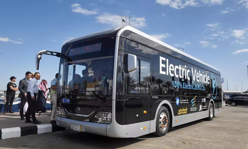 ജിദ്ദയിൽ ഇലക്ട്രിക് പാസഞ്ചർ ബസ് സർവിസിന് തുടക്കം ജിദ്ദയിൽ ഇലക്ട്രിക് പാസഞ്ചർ ബസ് സർവിസിന് തുടക്കം