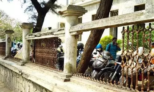 നഗരത്തിൽ കാസ്റ്റ് അയേൺ ഗ്രിൽ കവർച്ച തുടർക്കഥ