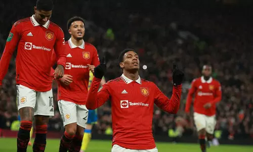 ജയം തുടർന്ന് മാഞ്ചസ്റ്റർ യുനൈറ്റഡ്; ലീഗ് കപ്പ് ഫൈനലിൽ