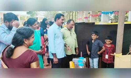 ‘ഒൺലി ടു റുപ്പീസ് സാർ’.... കുട്ടികൾ വേറെ ലെവലാണ്...