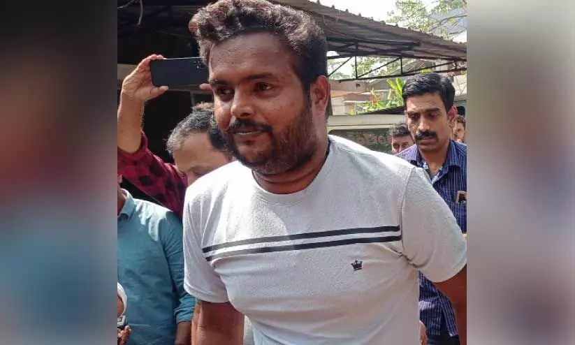 ദീപക്കിനെ ക്രൈംബ്രാഞ്ച് സംഘം വടകരയിൽ എത്തിച്ചു