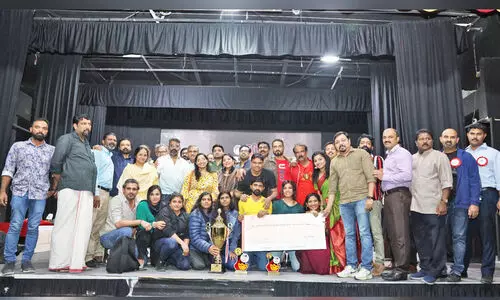 ഭ​ര​ത്‌ മു​ര​ളി നാ​ട​കോ​ത്സ​വ​ത്തി​ന് തി​ര​ശ്ശീ​ല