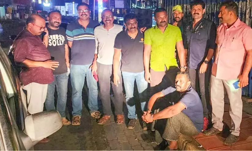 15 കിലോ കഞ്ചാവുമായി ഒരാൾ അറസ്റ്റിൽ 15 കിലോ കഞ്ചാവുമായി ഒരാൾ അറസ്റ്റിൽ