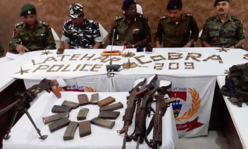 ഝാർഖണ്ഡിൽ ആയുധങ്ങളും സ്ഫോടകവസ്തുക്കളും പിടികൂടി ഝാർഖണ്ഡിൽ ആയുധങ്ങളും സ്ഫോടകവസ്തുക്കളും പിടികൂടി