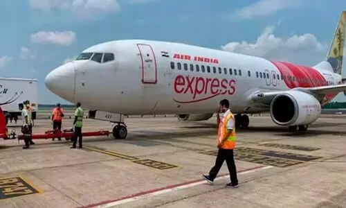 എൻജിനിൽ തീ; അബൂദബി-കോഴിക്കോട്​ വിമാനം തിരിച്ചിറക്കി