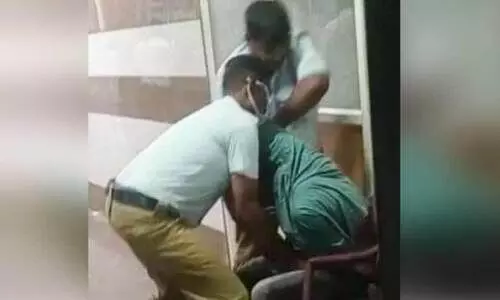 കൂട്ടിരിപ്പുകാരെ മെഡിക്കൽകോളജ് ട്രാഫിക് വാർഡന്മാർ മർദ്ദിച്ചു