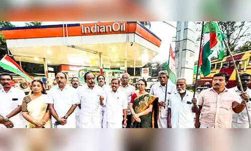 ബജറ്റിനെതിരെ വ്യാപക പ്രതിഷേധം