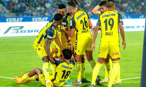 മുൻനിരക്കാരുടെ അങ്കം ഒപ്പത്തിനൊപ്പം; മുംബൈ സിറ്റി-ഹൈദരാബാദ് പോരാട്ടം സമനിലയിൽ (1-1)