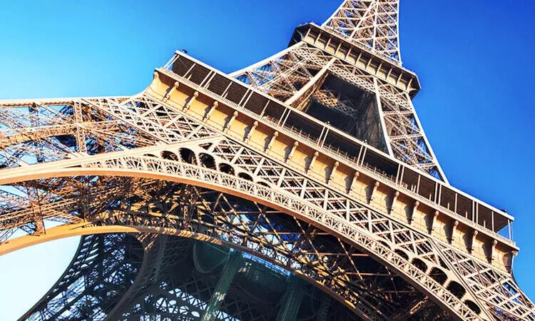 ഒ​ളി​മ്പി​ക്സി​ന് ഒ​രു​ങ്ങു​ന്ന പാ​രി​സ് -യാത്രാനുഭവം