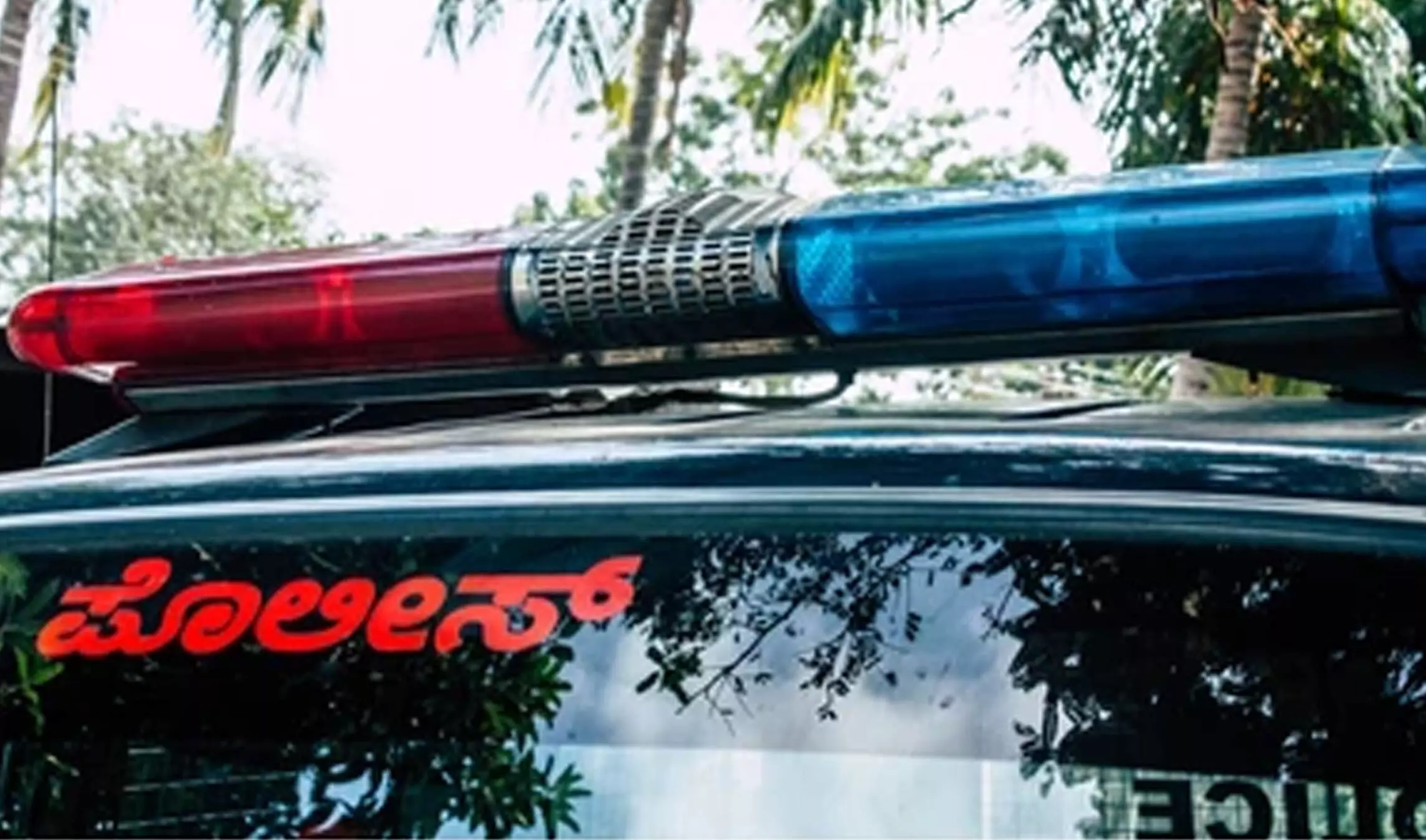 കോളജ് വിദ്യാർഥിനിയുടെ ആത്മഹത്യ: പ്രിൻസിപ്പൽ ഒളിവിൽ കോളജ് വിദ്യാർഥിനിയുടെ ആത്മഹത്യ: പ്രിൻസിപ്പൽ ഒളിവിൽ