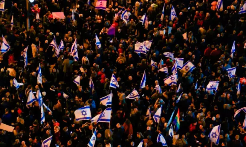 നെതന്യാഹുവിനെതിരെ റാലി; ഏകാധിപത്യ ശ്രമമെന്ന് സമരക്കാർ നെതന്യാഹുവിനെതിരെ റാലി; ഏകാധിപത്യ ശ്രമമെന്ന് സമരക്കാർ