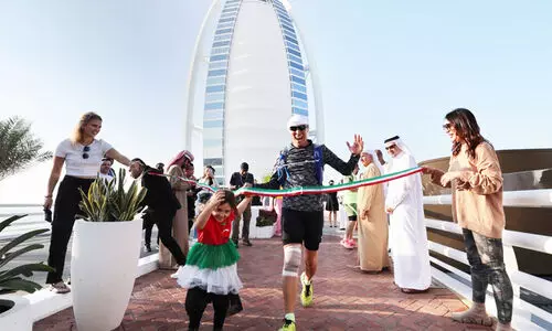 ജ​ബ​ൽ ജെ​യ്​​സി​ൽ​നി​ന്ന്​ ബു​ർ​ജ്​ അ​ൽ​അ​റ​ബ്​ വ​രെ ഓ​ടി​ത്തീ​ർ​ത്ത്​ നി​ക്കോ