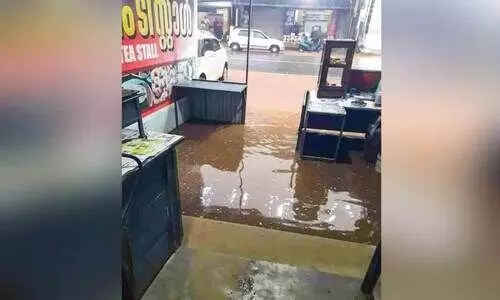 ഓട നവീകരണമില്ല: ശാസ്ത്രി ജങ്ഷനില് വെള്ളക്കെട്ട് ഓട നവീകരണമില്ല: ശാസ്ത്രി ജങ്ഷനില് വെള്ളക്കെട്ട്