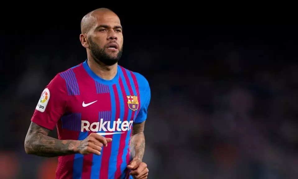 ലൈംഗിക പീഡനക്കേസിൽ ജയിലിലുള്ള ഡാനി ആൽവസിന് സാമ്പത്തിക കുരുക്കായി ക്ലബ് കരാറും