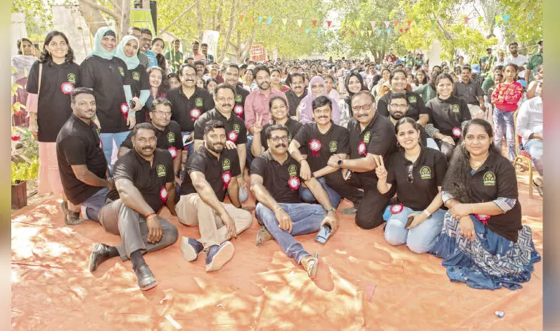 ആ​ഘോ​ഷ​പ്പൊ​ലി​മ​യി​ൽ ഒ​മാ​ൻ; കൃ​ഷി​ക്കൂ​ട്ടം വി​ള​വെ​ടു​പ്പു​ത്സ​വം