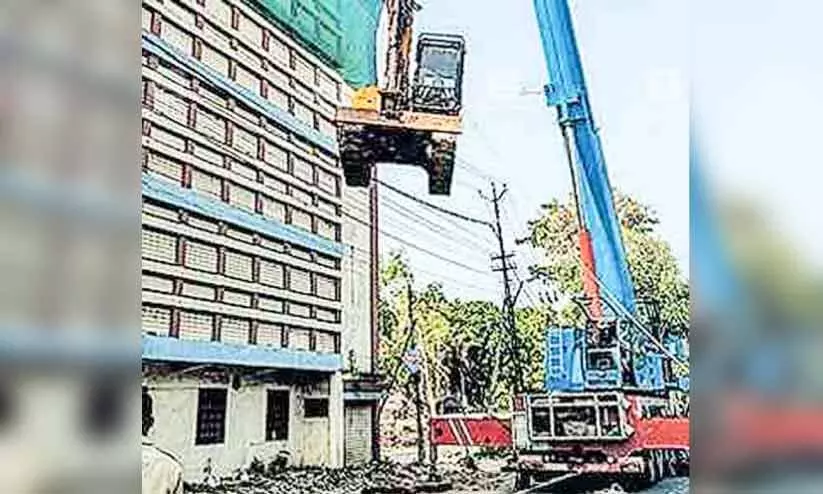 ദേശീയപാത വികസനം: പട്ടണക്കാട് സ്കൂൾ കെട്ടിടം പൊളിക്കാൻ സമയമെടുക്കും