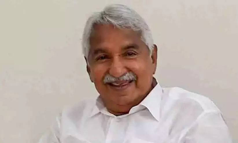 കടുത്ത പനി; ഉമ്മൻചാണ്ടി ആശുപത്രിയിൽ