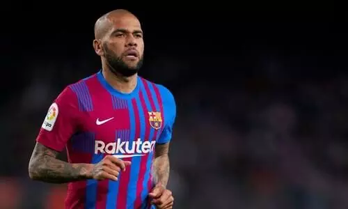 ലൈംഗിക പീഡനക്കേസിൽ ജയിലിലുള്ള ഡാനി ആൽവസിന് സാമ്പത്തിക കുരുക്കായി ക്ലബ് കരാറും