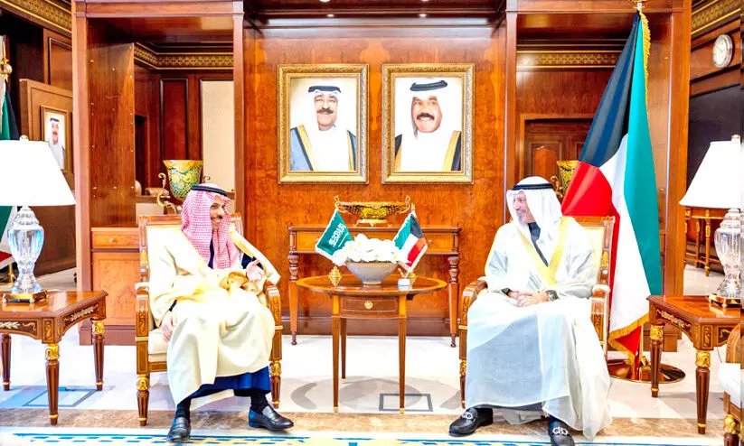വി​ദേ​ശ​കാ​ര്യ​മ​ന്ത്രി ശൈ​ഖ് സ​ലീം അ​ബ്ദു​ല്ല അ​സ്സ​ബാ​ഹ്, സൗ​ദി വി​ദേ​ശ​കാ​ര്യ മ​ന്ത്രി അ​മീ​ർ ഫൈ​സ​ൽ ബി​ൻ ഫ​ർ​ഹാ​ൻ അ​ൽ സ​ഊ​ദ്