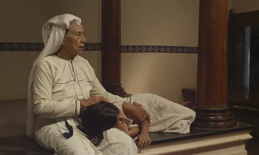 നിലമ്പൂർ ആയിഷ (കയ്യൊപ്പ് -2005)